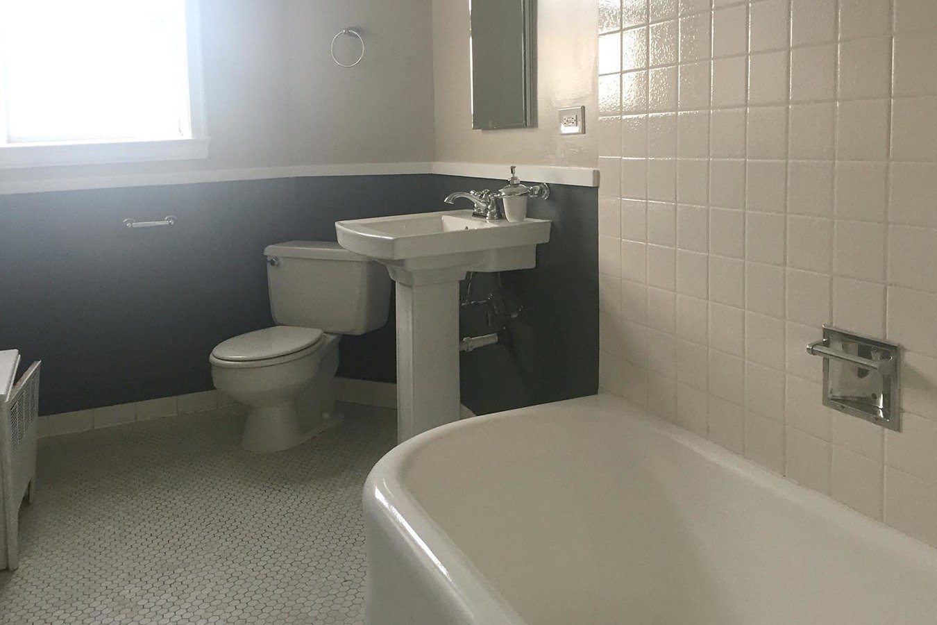 1 Bedroom 1 Bathroom Apartment for rent at Windermere House in Chicago, IL
