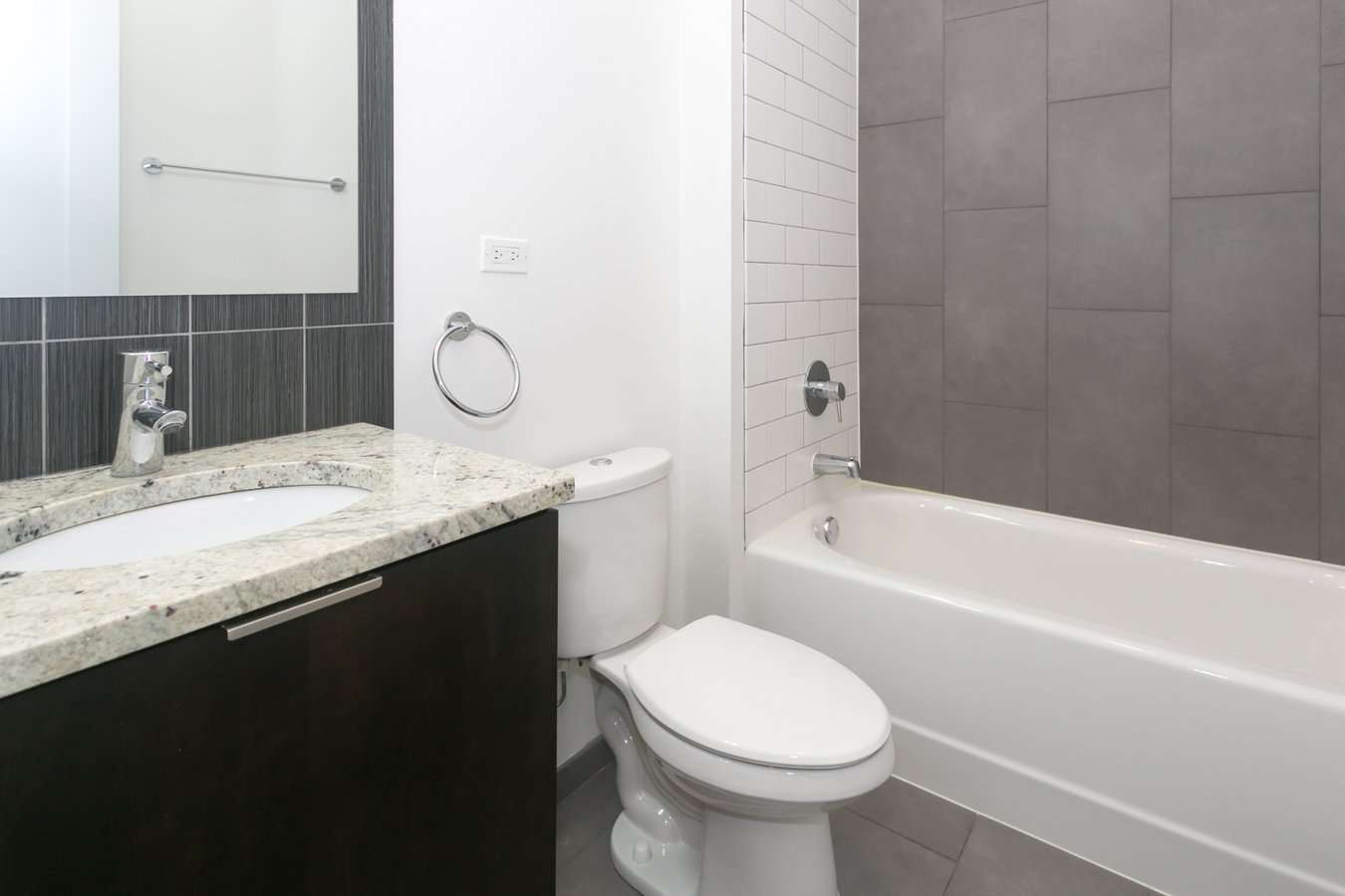 1 Bedroom 1 Bathroom Apartment for rent at The Del Prado in Chicago, IL