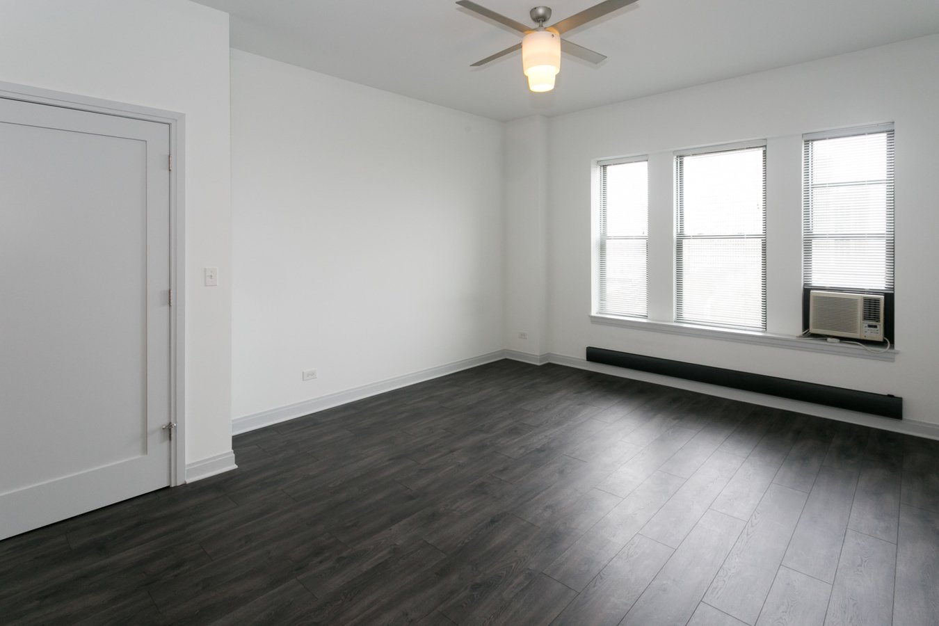 Studio 1 Bathroom Apartment for rent at The Del Prado in Chicago, IL