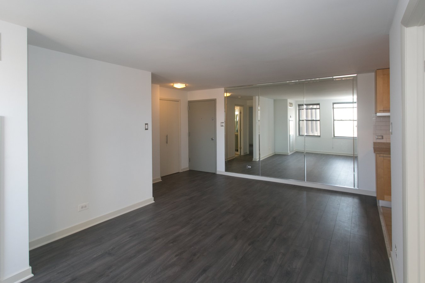 2 Bedrooms 1 Bathroom Apartment for rent at The Blackwood in Chicago, IL