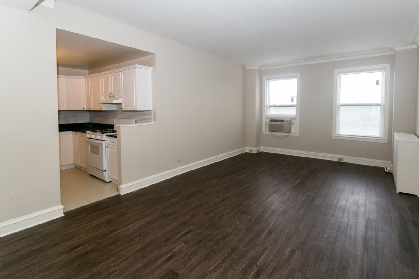 1 Bedroom 1 Bathroom Apartment for rent at Windermere House in Chicago, IL