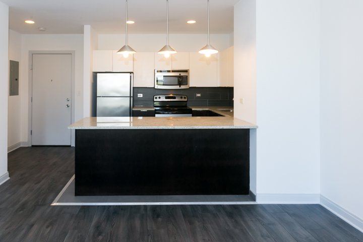 1 Bedroom 1 Bathroom Apartment for rent at The Del Prado in Chicago, IL
