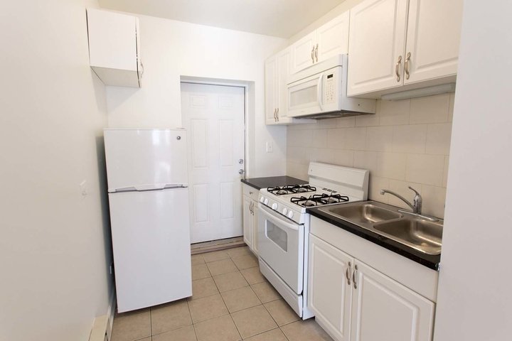 2 Bedrooms 1 Bathroom Apartment for rent at 5222-38 S. Drexel Avenue in Chicago, IL