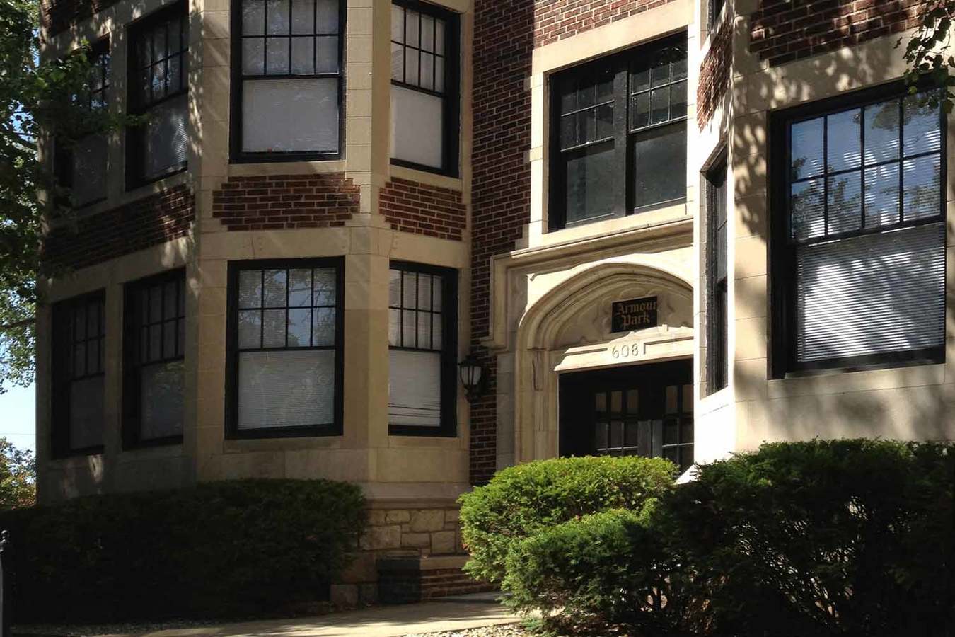 Armour Park Apartments 608 E Armour Blvd Kansas City, MO