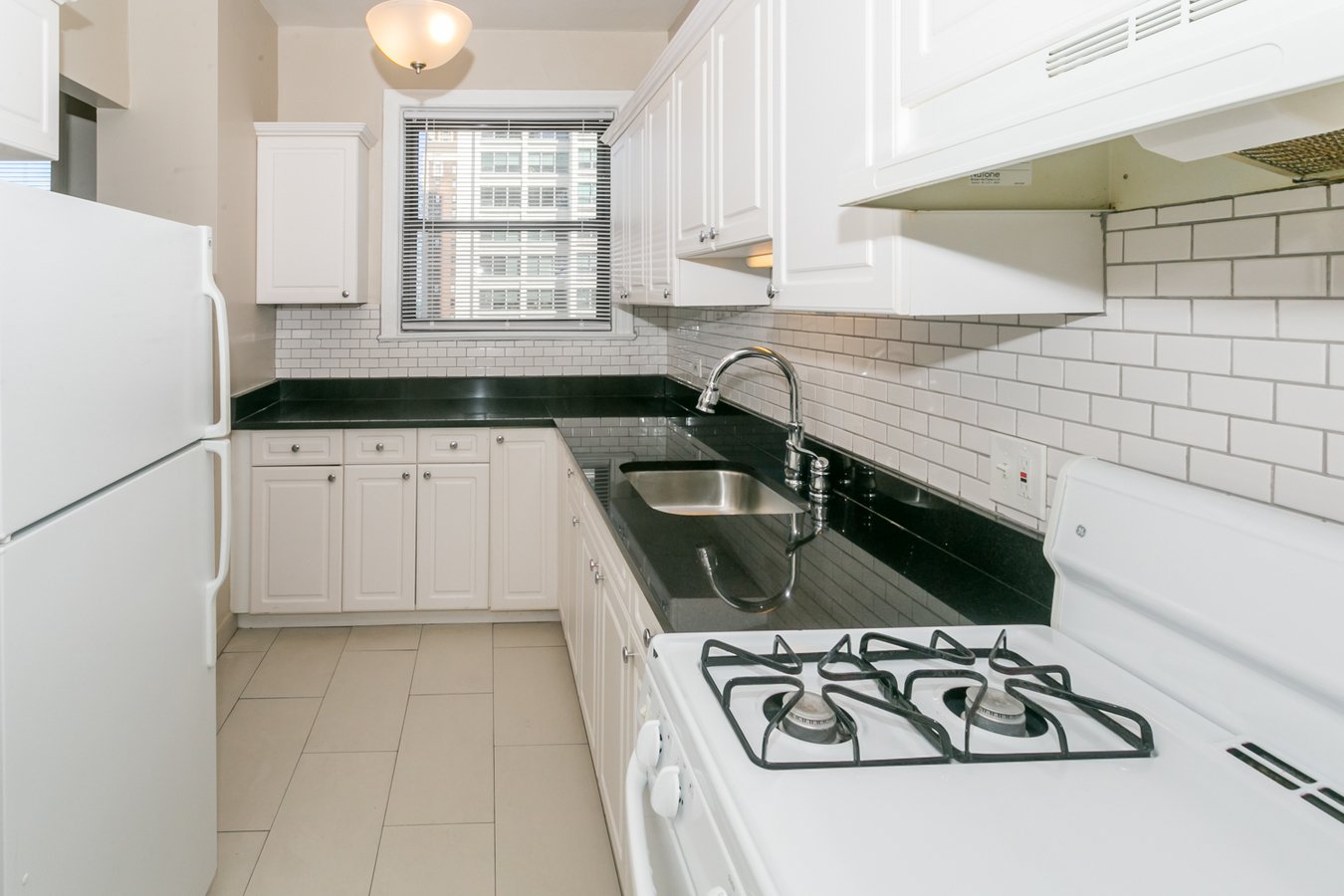 1 Bedroom 1 Bathroom Apartment for rent at Windermere House in Chicago, IL