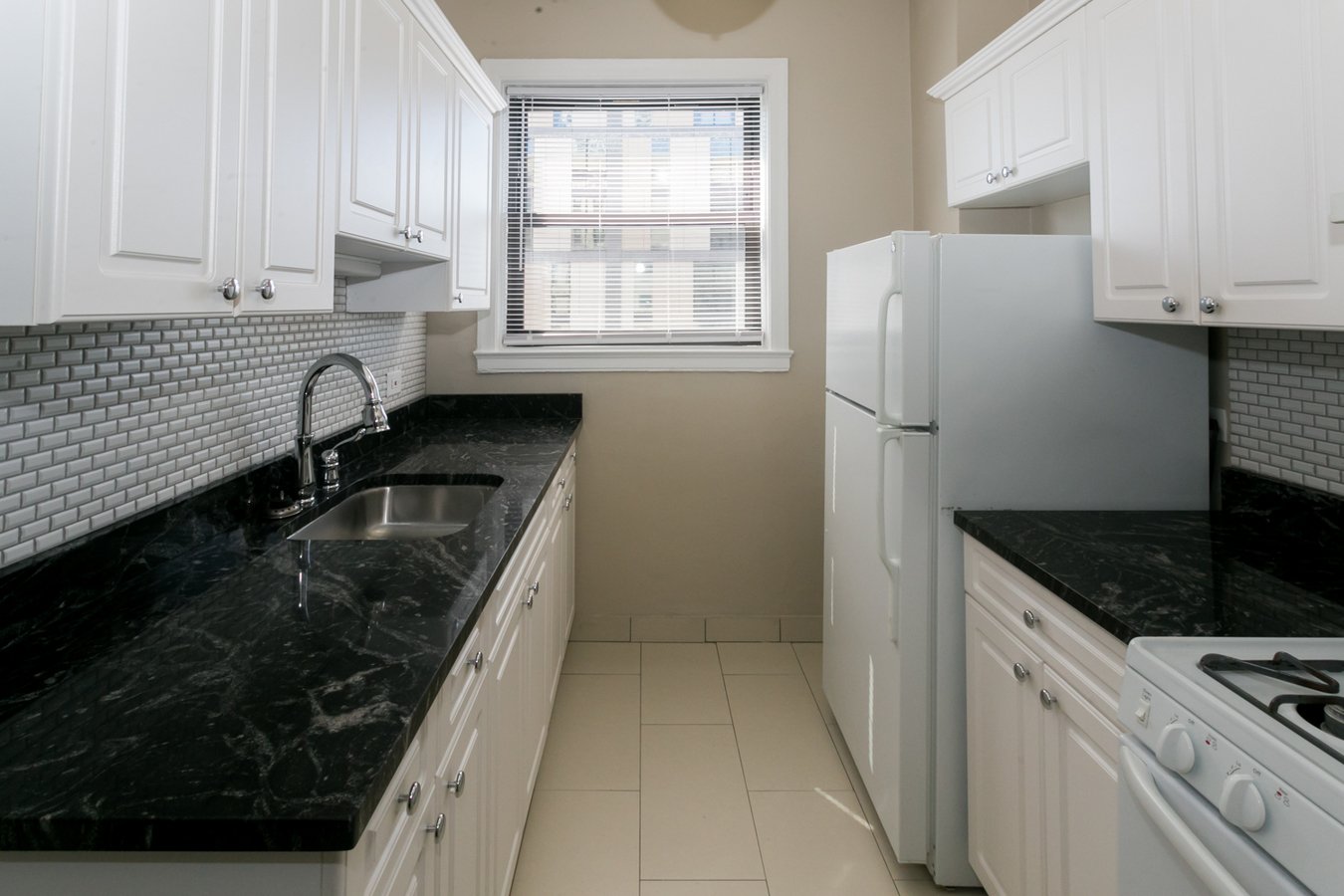 1 Bedroom 1 Bathroom Apartment for rent at Windermere House in Chicago, IL
