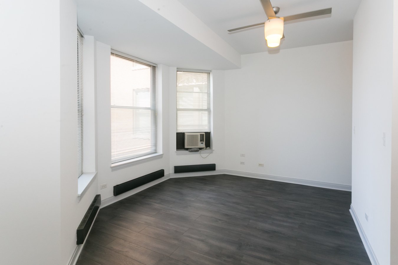 1 Bedroom 1 Bathroom Apartment for rent at The Del Prado in Chicago, IL