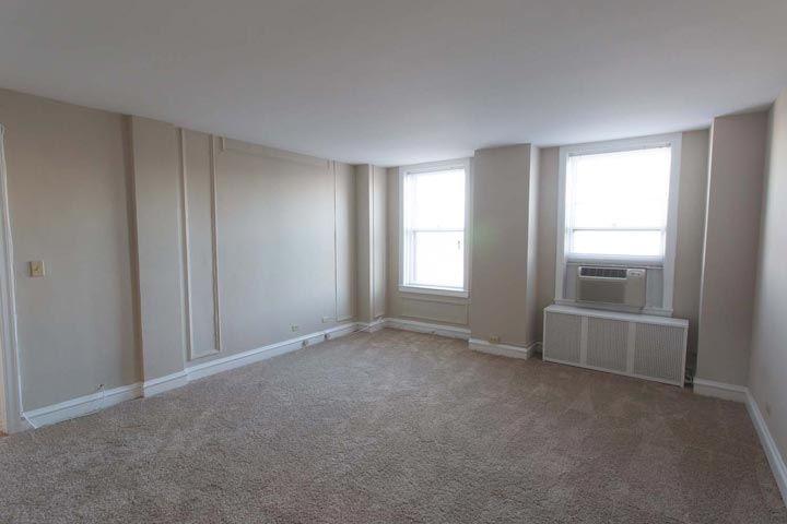 2 Bedrooms 1 Bathroom Apartment for rent at Windermere House in Chicago, IL