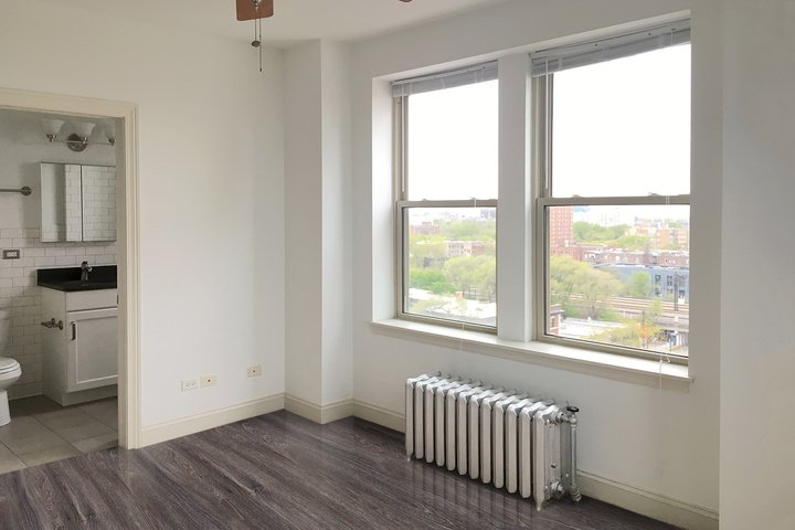 1 Bedroom 1 Bathroom Apartment for rent at East Park Tower in Chicago, IL