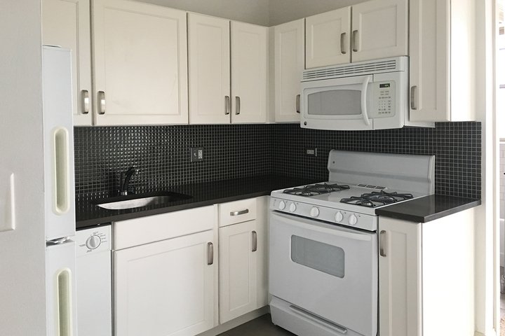 1 Bedroom 1 Bathroom Apartment for rent at East Park Tower in Chicago, IL