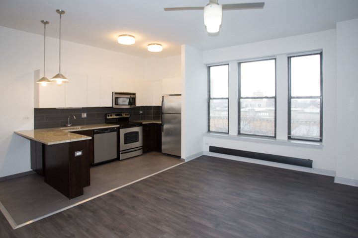 2 Bedrooms 1 Bathroom Apartment for rent at The Del Prado in Chicago, IL