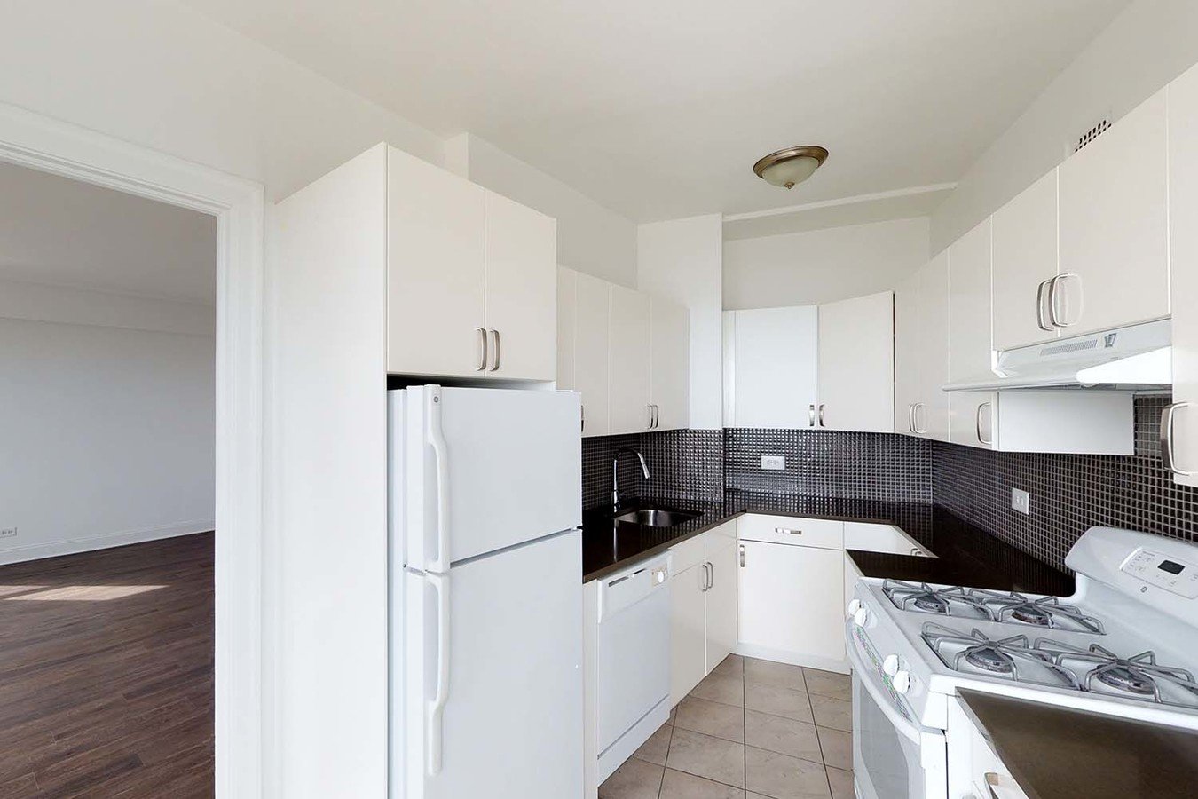 1 Bedroom 1 Bathroom Apartment for rent at East Park Tower in Chicago, IL