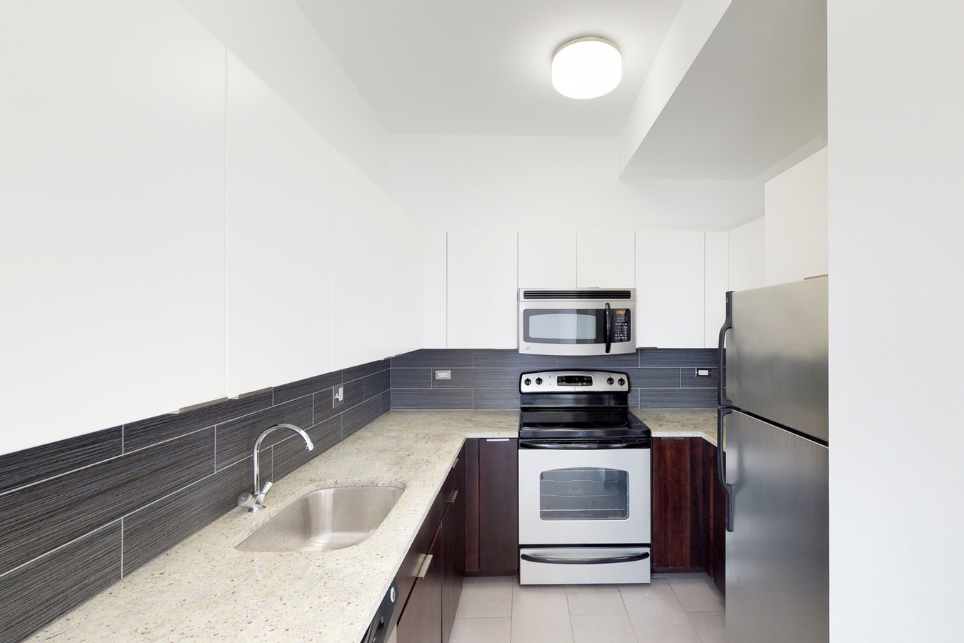 2 Bedrooms 1 Bathroom Apartment for rent at The Del Prado in Chicago, IL