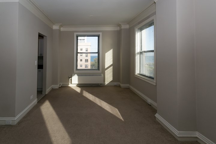 2 Bedrooms 1 Bathroom Apartment for rent at Windermere House in Chicago, IL