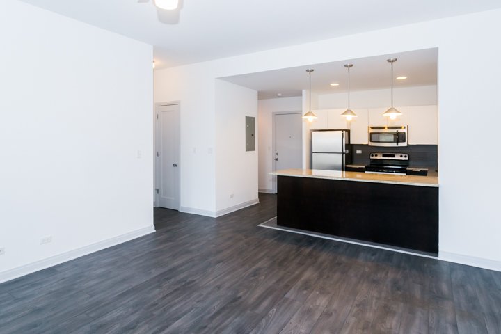 1 Bedroom 1 Bathroom Apartment for rent at The Del Prado in Chicago, IL