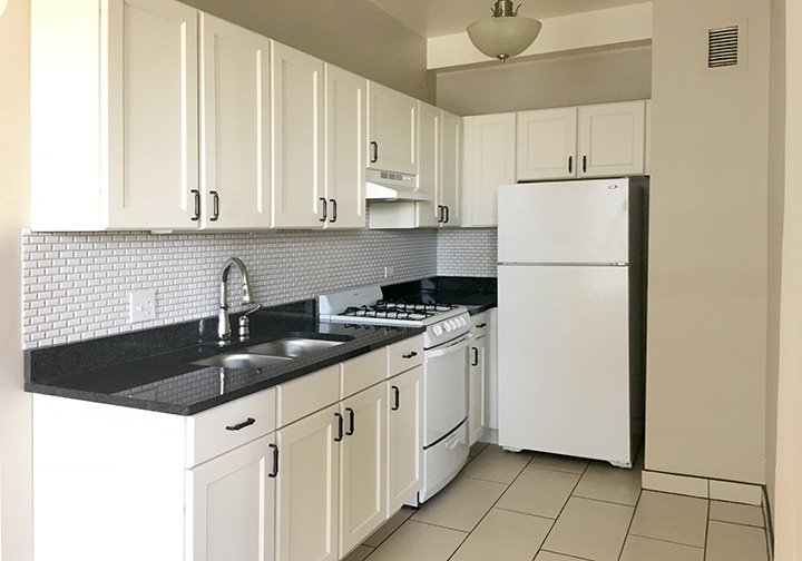 Studio 1 Bathroom Apartment for rent at Windermere House in Chicago, IL