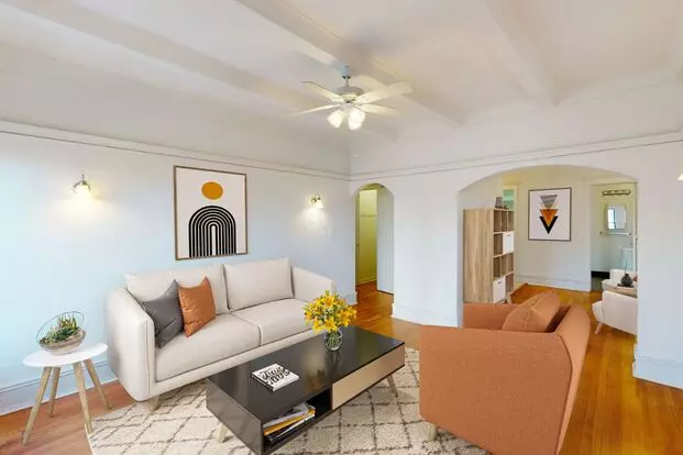 5474-5480 S. Hyde Park Boulevard Apartment for rent in Chicago, IL