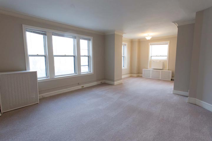 1 Bedroom 1 Bathroom Apartment for rent at Windermere House in Chicago, IL