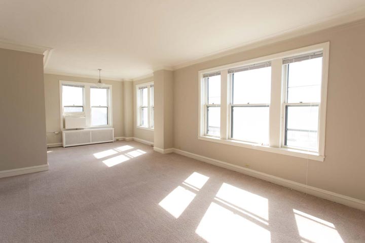 2 Bedrooms 1 Bathroom Apartment for rent at Windermere House in Chicago, IL