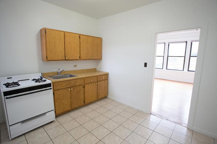 2 Bedrooms 1 Bathroom Apartment for rent at 5416 S. Woodlawn Avenue in Chicago, IL