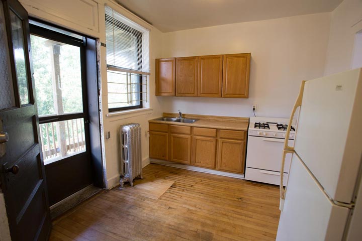 2 Bedrooms 1 Bathroom Apartment for rent at 5339-5345 S. Woodlawn Avenue in Chicago, IL