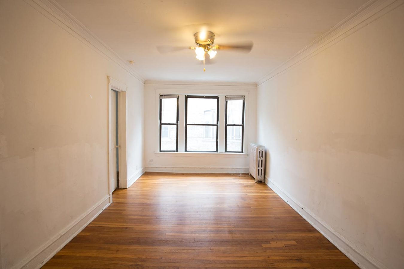 3 Bedrooms 1 Bathroom Apartment for rent at 5339-5345 S. Woodlawn Avenue in Chicago, IL