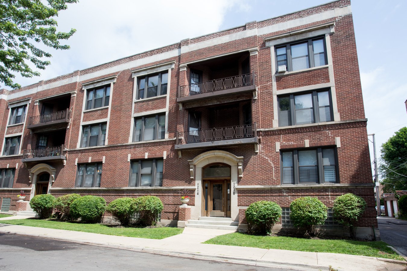 53395345 S Woodlawn Avenue Apartments Chicago, IL