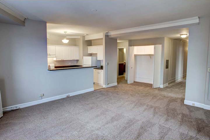 3 Bedrooms 1 Bathroom Apartment for rent at Windermere House in Chicago, IL