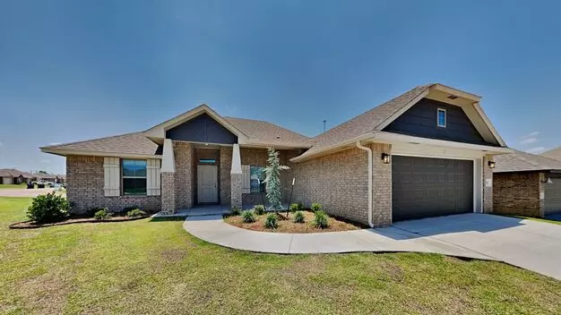 Beautiful 4 Bedroom 2 Bathroom Corner Lot Home In Yukon Schools Apartment for rent in Yukon, OK