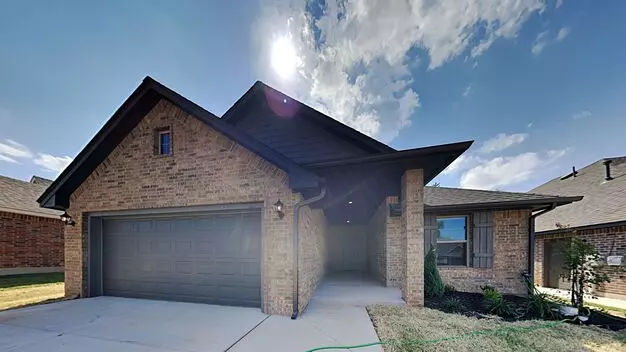 4 Bedroom 2 Bath Home Centrally Located In Nw Okc Apartment for rent in Warr Acres, OK