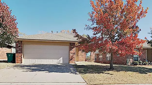 3 Bedroom 2 Bath Home In Mustang Schools Apartment for rent in Yukon, OK