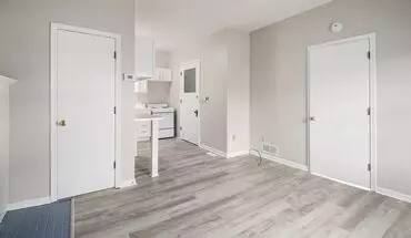 4 of 17 $799 Chic & Renovated 1br With Style- Ask About Our Security Deposit Alternative! Apartment for rent in Kalamazoo, MI