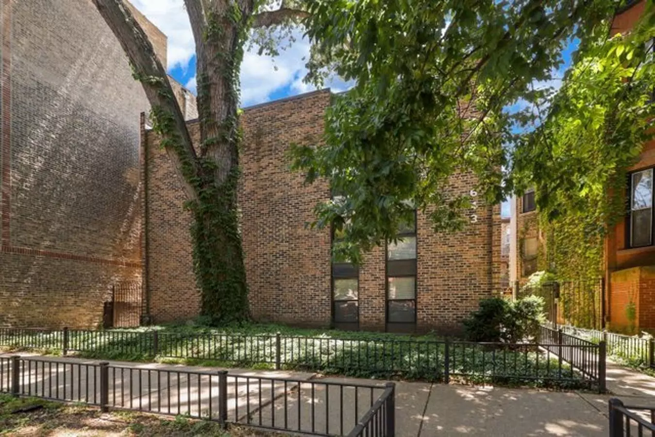 643 W Barry #1d Apartment for rent in Chicago, IL