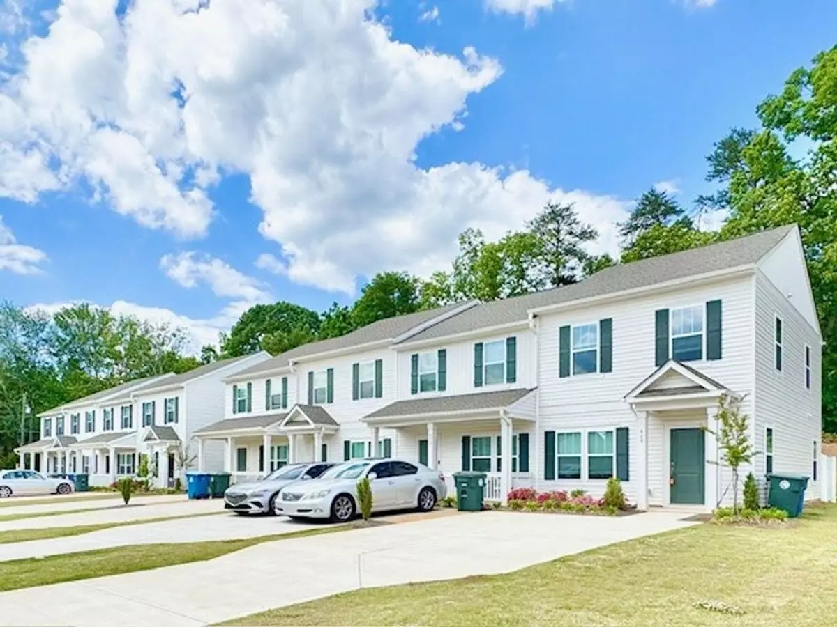 Ready July 10th! 3 Br 2.5 Ba Townhome Near I-85 And Shopping House for rent in Salisbury, NC