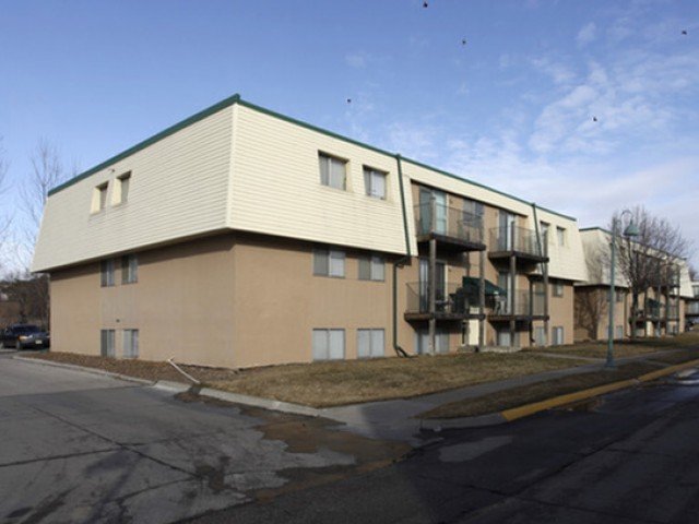 X-andmark Sorenson Square Apartment for rent in Omaha, NE