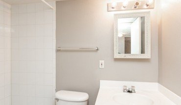 5 of 17 X-andmark Sorenson Square Apartment for rent in Omaha, NE