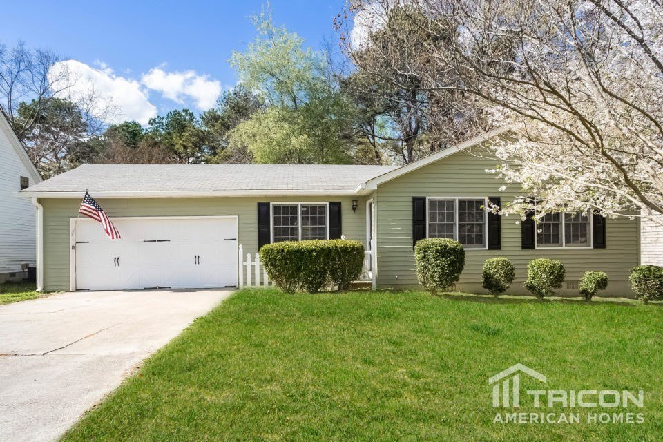 2002 Red Rose Lane Loganville Ga House for rent in Loganville, GA