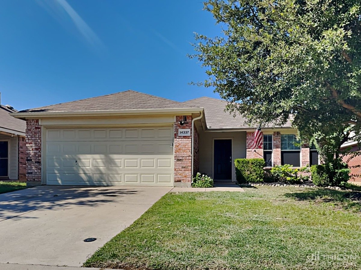 14337 Snaffle Bit Trail Haslet Tx Apartments Haslet, TX