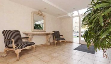 3 of 6 Westwood Kelton Towers Apartment for rent in Los Angeles, CA