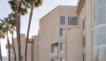 5 of 6 Westwood Kelton Towers Apartment for rent in Los Angeles, CA