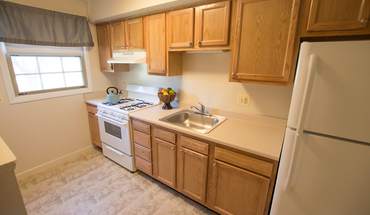 2 of 5 Holiday Gate Apartments Apartment for rent in Dundalk, MD