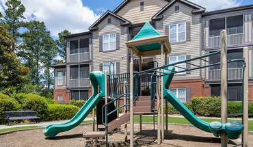 4 of 11 Colonial Grand At Godley Lake Apartment for rent in Savannah, GA