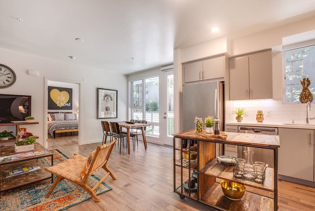 Eastview Apartment for rent in Los Angeles, CA Eastview Apartment for rent in Los Angeles, CA