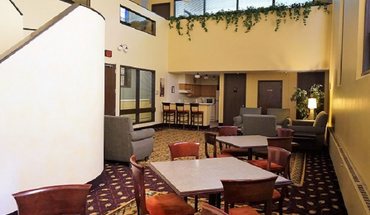 3 of 5 Stonehouse Square Apartment for rent in Minneapolis, MN