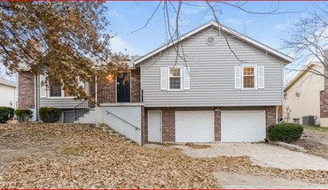 1302 Lee Ln Apartment for rent in Raymore, MO
