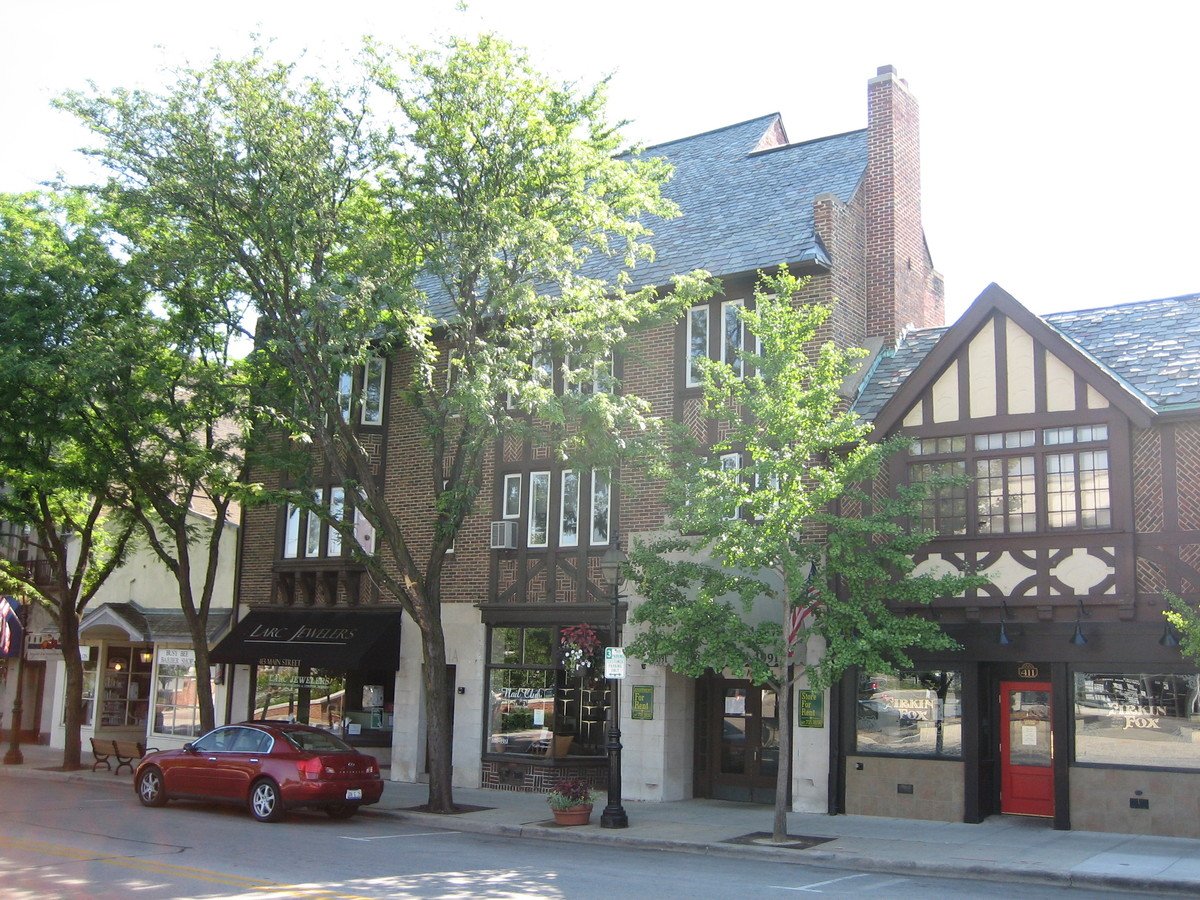 2 of 2 413 N. Main Apartment for rent in Glen Ellyn, IL
