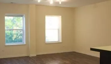 3 of 6 1544 W Glenlake Ave Apartment for rent in Chicago, IL