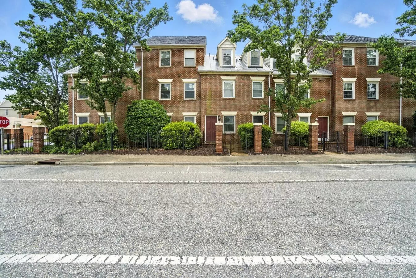 Updated Brick Condo In The Heart Of Downtown Hampton – Walk To City Hall & Hampton University! Apartment for rent in Hampton, VA