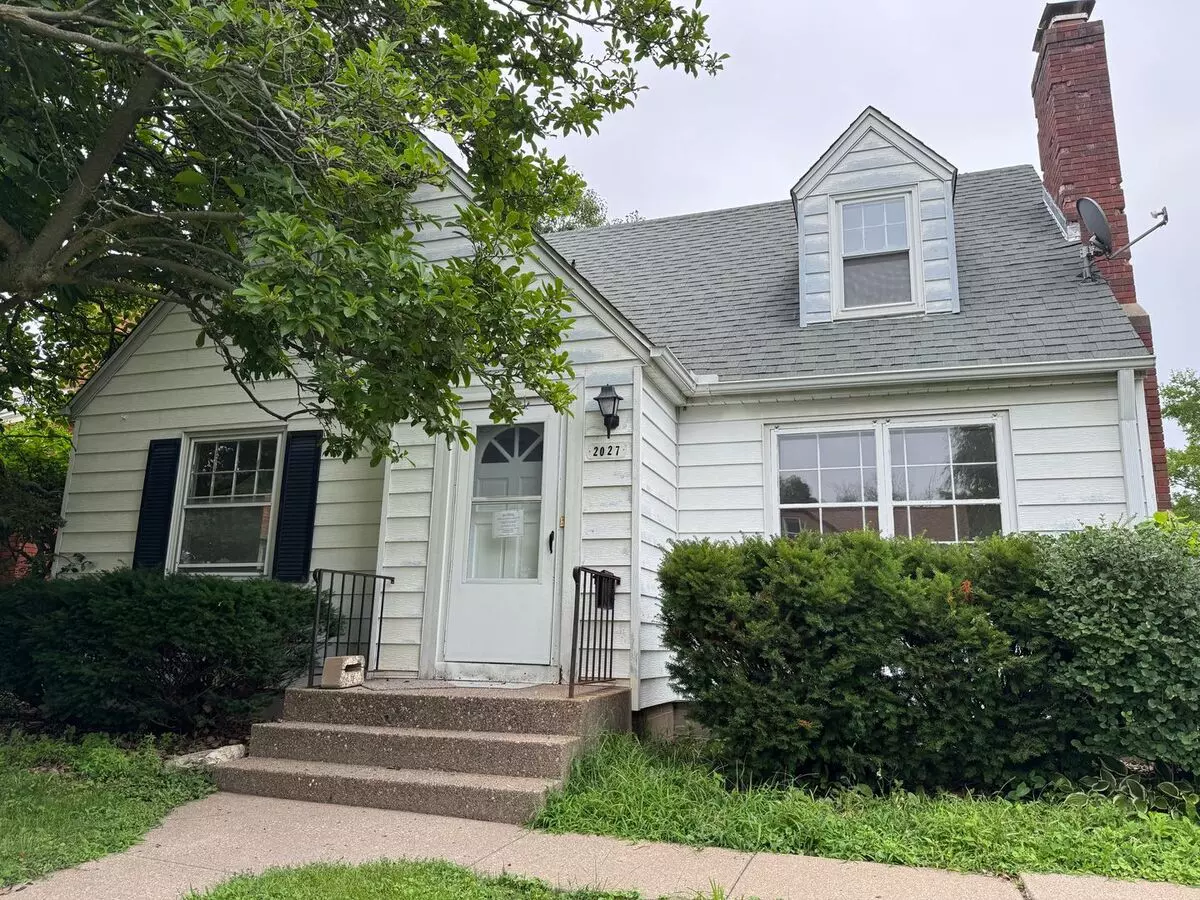 Spacious Home In Quiet Town House for rent in Rock Island, IL