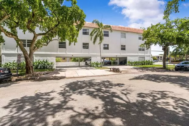 1114 Douglas Rd Apartment for rent in Coral Gables, FL